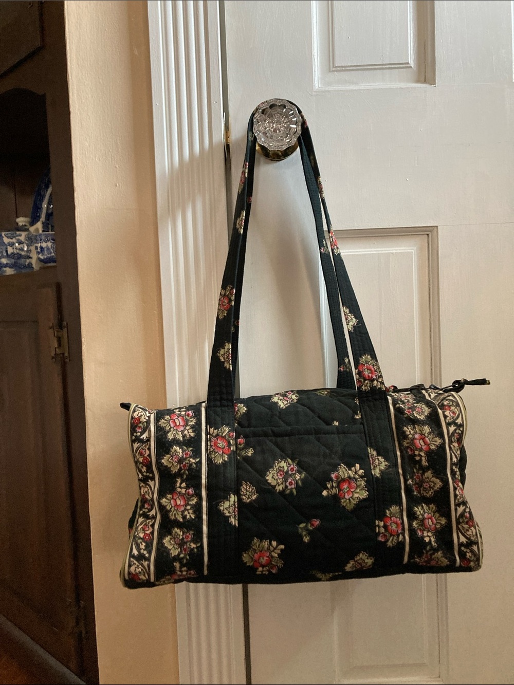 Victorian heart, black floral shoulder duffel bag